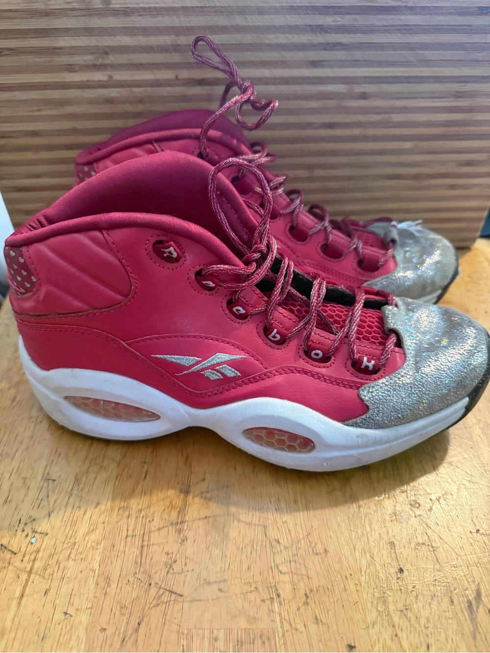 Reebok Burgundy High-Top laced Sneakers ladies 7.5 7 1/2